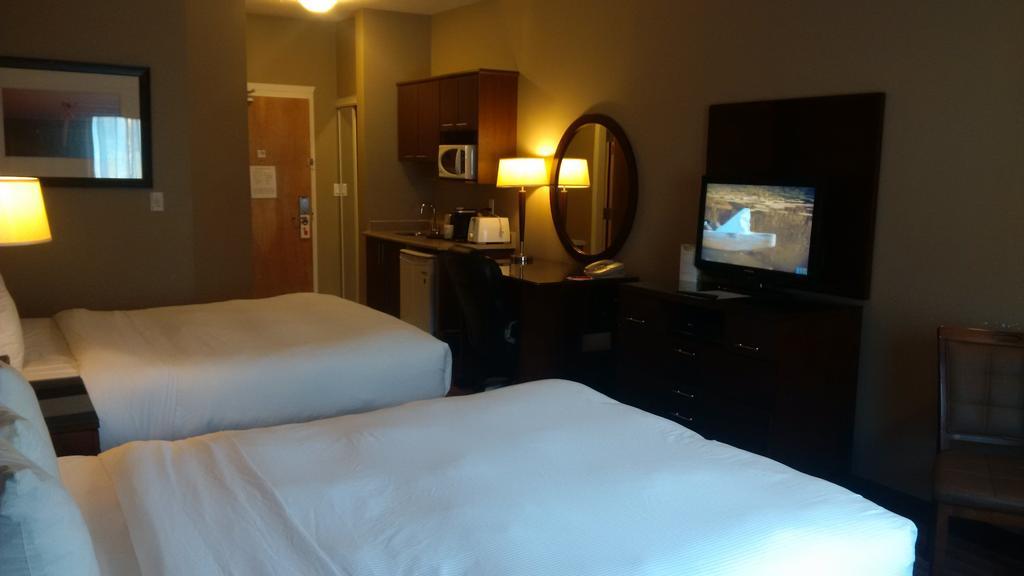Sigma Inn & Suites Hudson'S Hope Hudson Hope Kültér fotó