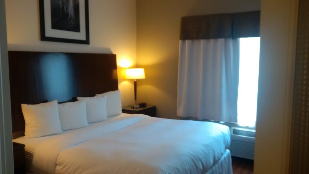 Sigma Inn & Suites Hudson'S Hope Hudson Hope Kültér fotó