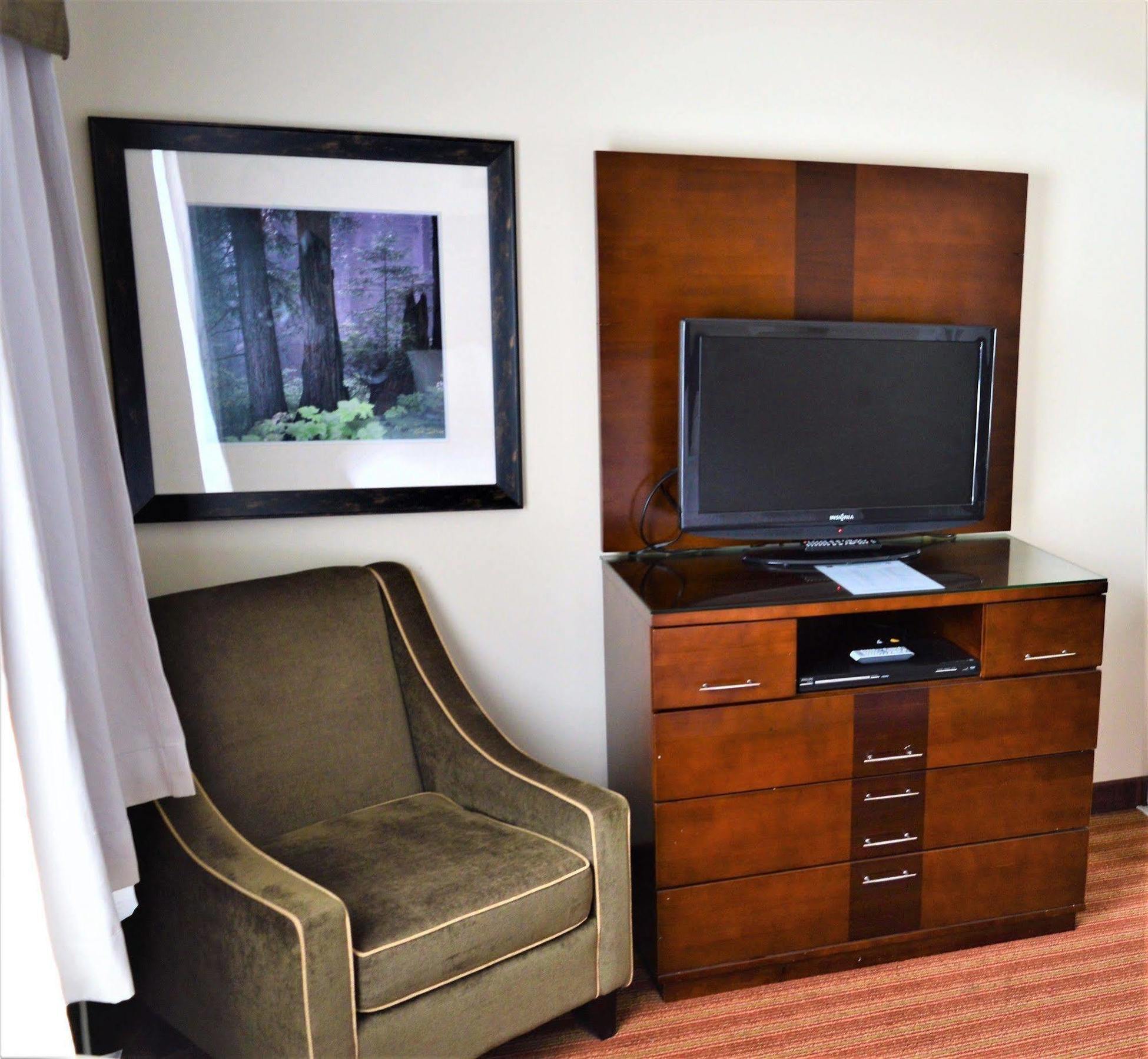 Sigma Inn & Suites Hudson'S Hope Hudson Hope Kültér fotó