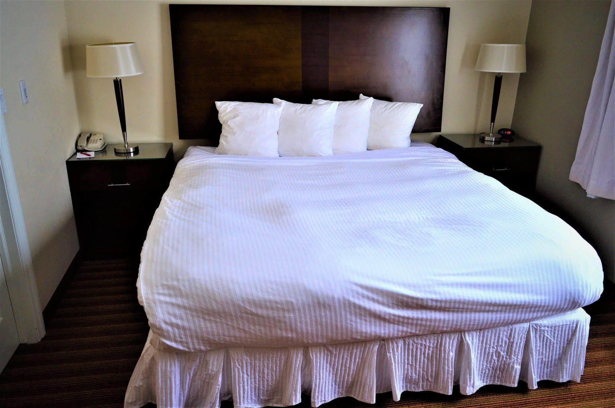 Sigma Inn & Suites Hudson'S Hope Hudson Hope Kültér fotó